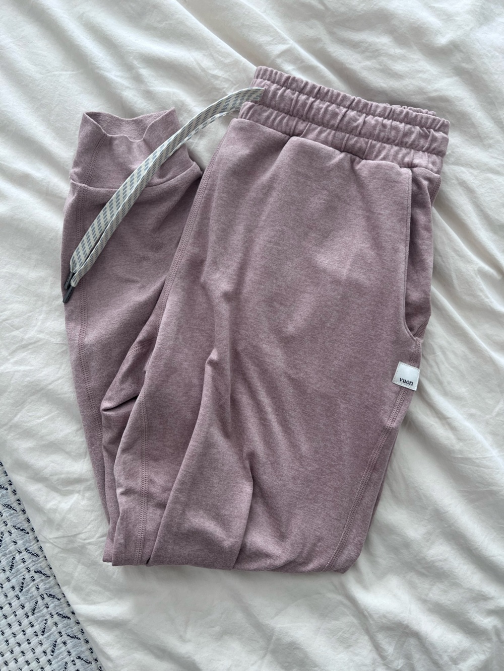 Vuori pink sweats/joggers